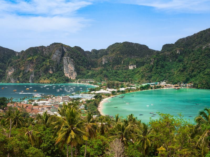 Phuket - Hòn đảo du lịch nổi tiếng với biển xanh, cát trắng